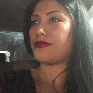 Meet your Posher, Antonia